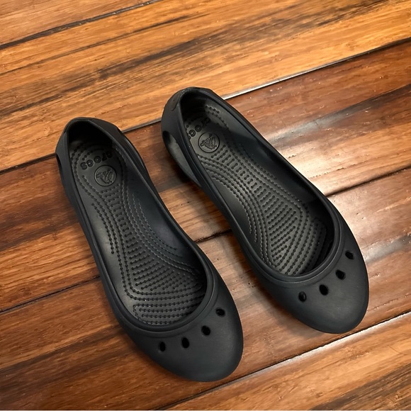CROCS Black Flats Women’s Size 8 - Picture 3 of 7